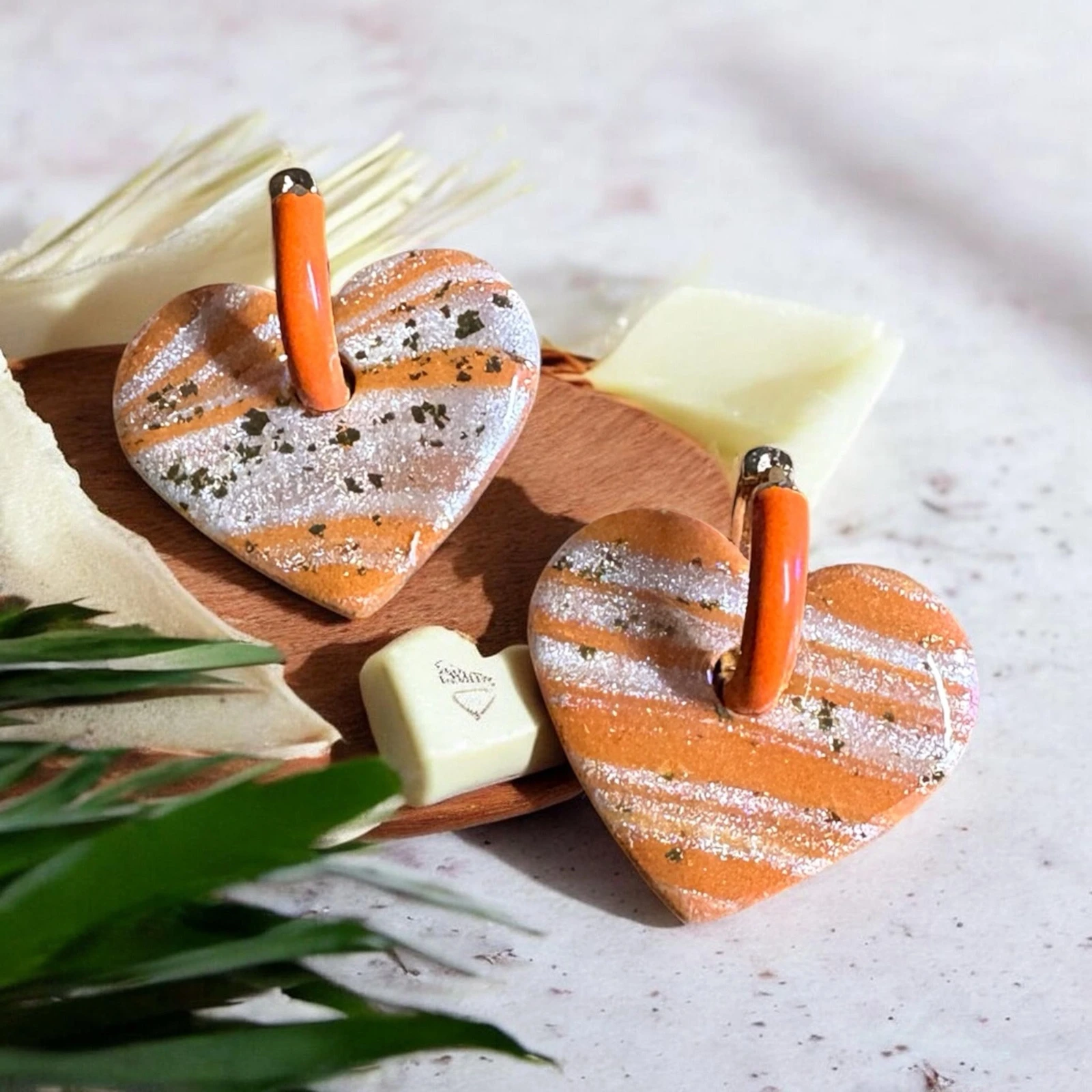 Pampilles interchangeables coeur orange nacre avec créoles 